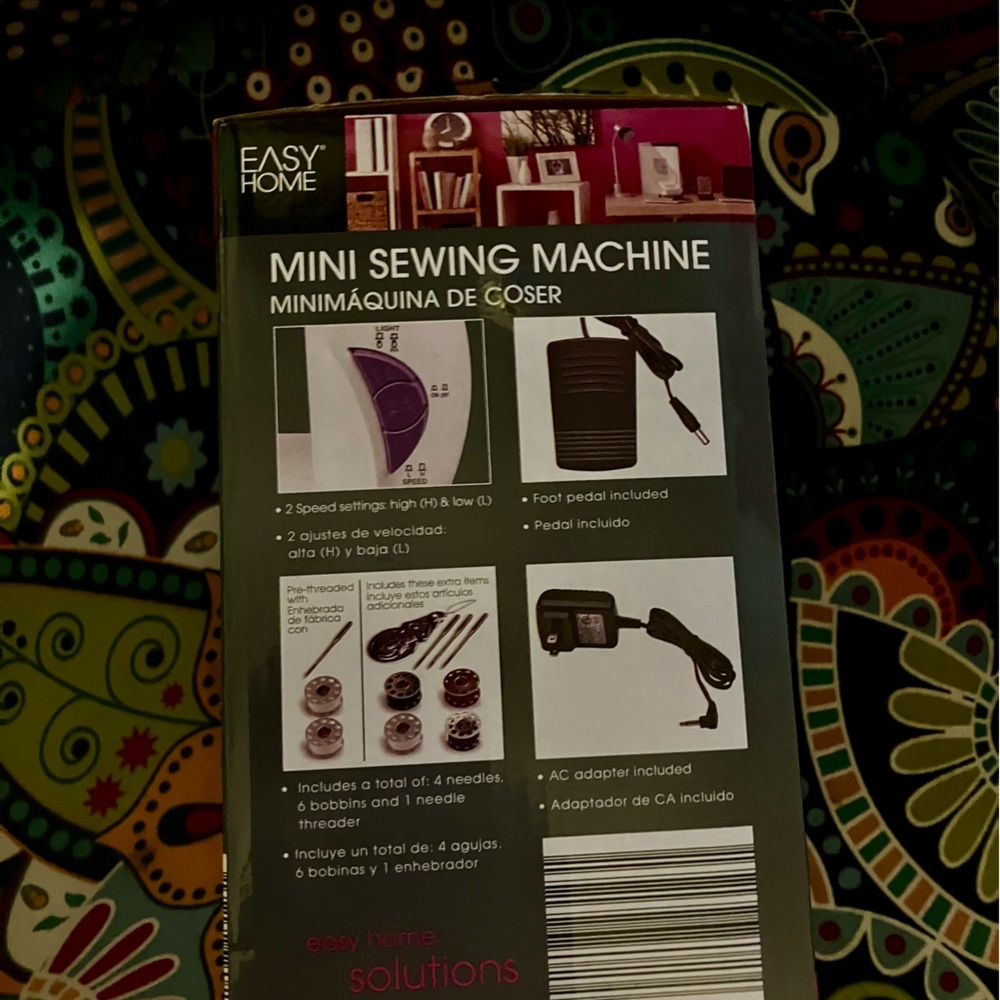 Mini Sewing Machine NWT - Picture 4 of 4